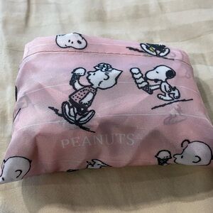 Peanuts Reusable Folds to Compact Reusable Bag